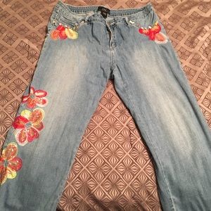 Midnight Velvet Embellished Jean Capris Sz 16